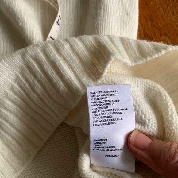 Cream knit sweater sz M - Picture 3 of 3